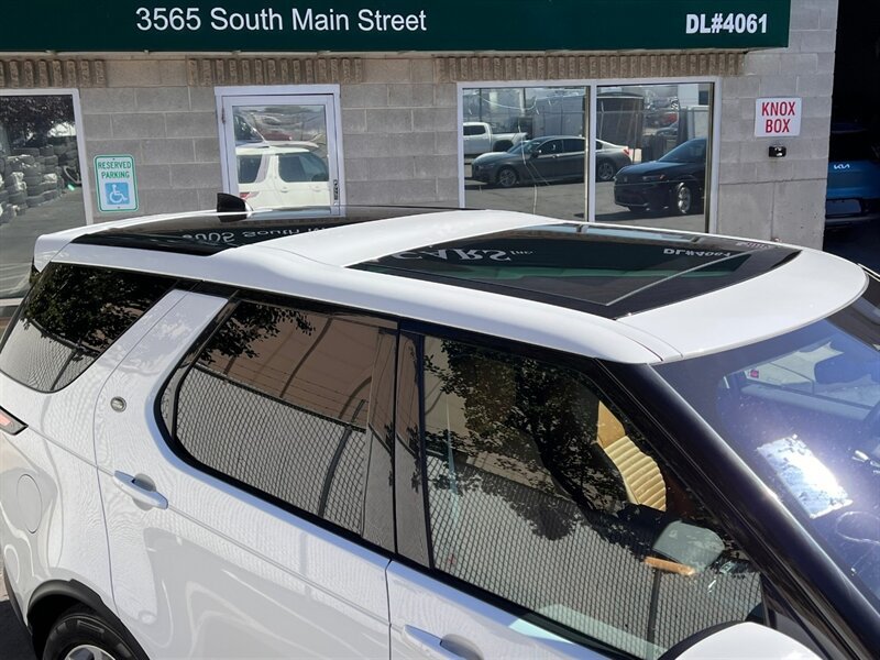 Used 2019 Land Rover Discovery HSE AWD/4WD image 9