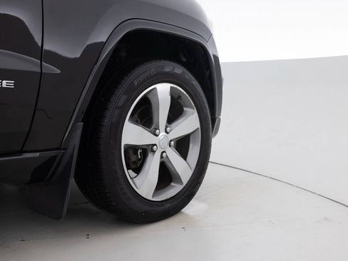 Used 2014 Jeep Grand Cherokee Overland w/ Advanced Technology Group AWD/4WD image 18