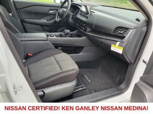 Certified 2026 Nissan Rogue SV AWD/4WD image 50