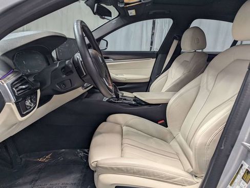 Used 2021 BMW 530i w/ Premium Package image 10