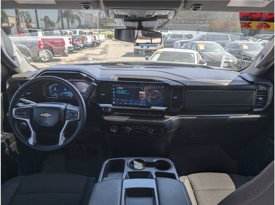 Used 2024 Chevrolet Silverado 1500 LT AWD/4WD image 6
