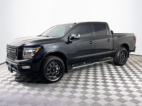 Used 2021 Nissan Titan Platinum Reserve w/ Moonroof Package AWD/4WD image 4