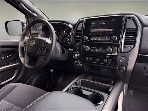 Used 2024 Nissan Titan SV w/ SV Bronze Edition Package image 13