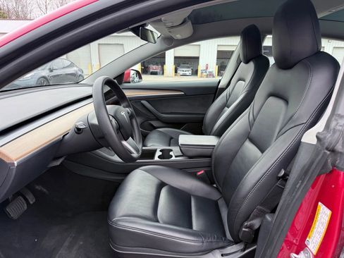 Used 2023 Tesla Model 3 Standard Range image 2