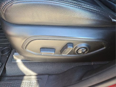 Used 2022 Jeep Grand Cherokee L Laredo w/ Luxury Tech Group I image 15