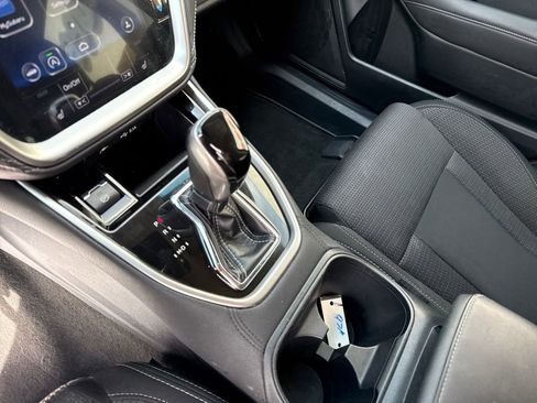 Used 2022 Subaru Outback Premium image 19