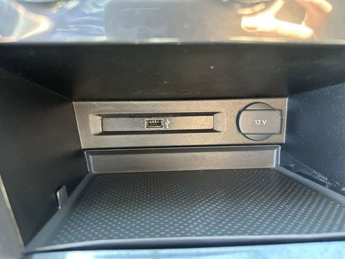 Used 2018 Volkswagen Tiguan S image 25