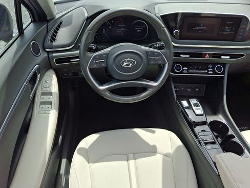 Certified 2023 Hyundai Sonata SEL w/ Convenience Package FWD image 11
