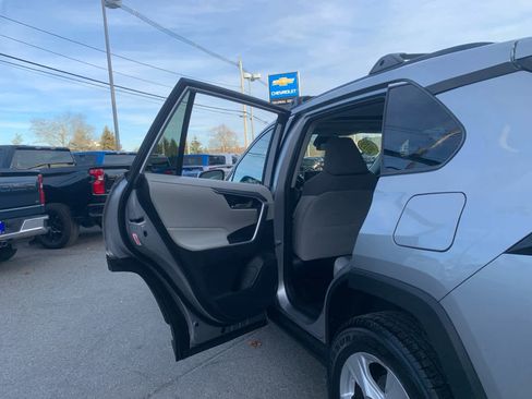 Used 2019 Toyota RAV4 XLE image 34