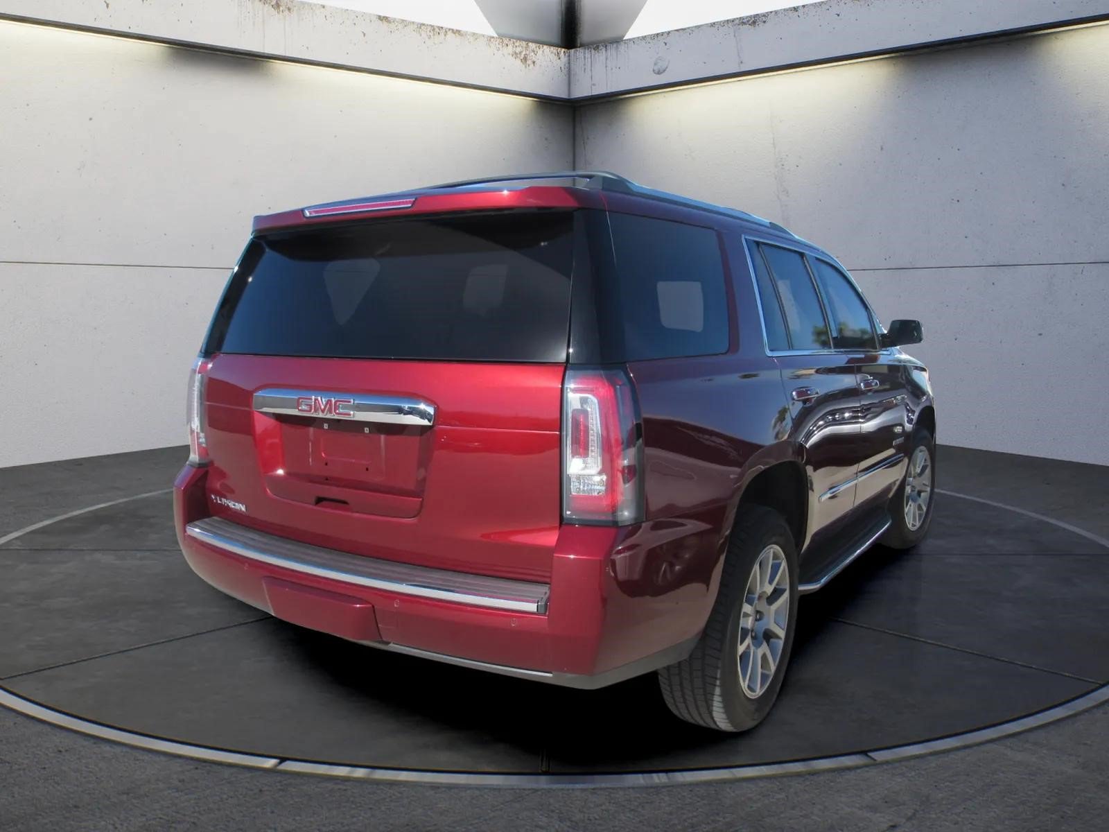 Used 2018 GMC Yukon Denali w/ Open Road Package AWD/4WD image 3