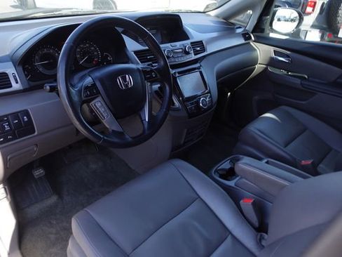 Used 2016 Honda Odyssey Touring Elite image 12