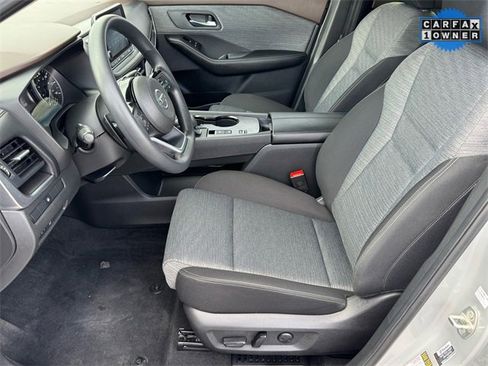 Used 2023 Nissan Rogue SV image 7