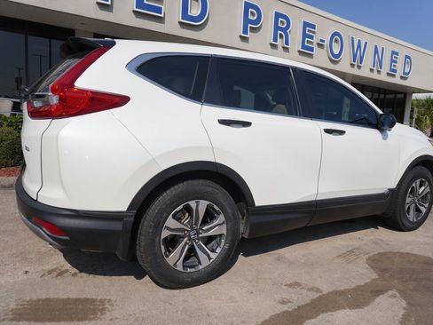 Used 2017 Honda CR-V LX image 5