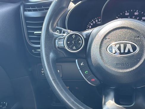 Used 2014 Kia Soul + FWD image 27