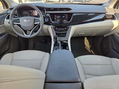 Used 2024 Cadillac XT6 Premium Luxury w/ Technology Package AWD/4WD image 16