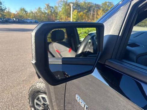 Used 2023 Chevrolet Colorado Z71 w/ Advanced Trailering Package image 17