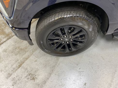 Used 2025 Ford F150 Lariat w/ Equipment Group 501A Mid image 11