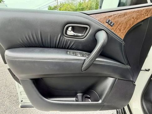 Used 2016 INFINITI QX80 4WD w/ 22" Wheel Package image 12