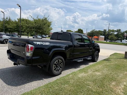 Used 2020 Toyota Tacoma TRD Sport w/ TRD Premium Sport Package AWD/4WD image 2