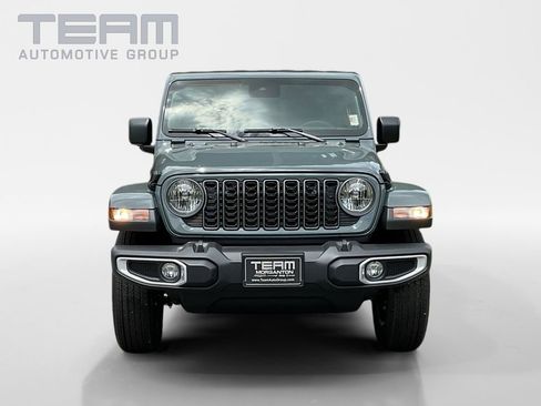 New 2025 Jeep Gladiator Sport image 2