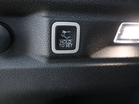 Used 2024 Jeep Grand Cherokee L Laredo w/ Luxury Tech Group I image 29