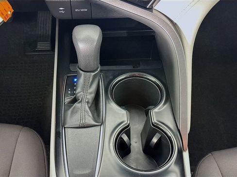 Used 2019 Toyota Camry L image 33