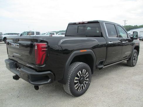 New 2026 GMC Sierra 2500 Denali Ultimate AWD/4WD image 5