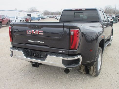 New 2026 GMC Sierra 3500 SLT w/ SLT Premium Package image 5
