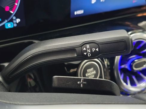 Used 2025 Mercedes-Benz GLA 250 4MATIC image 16