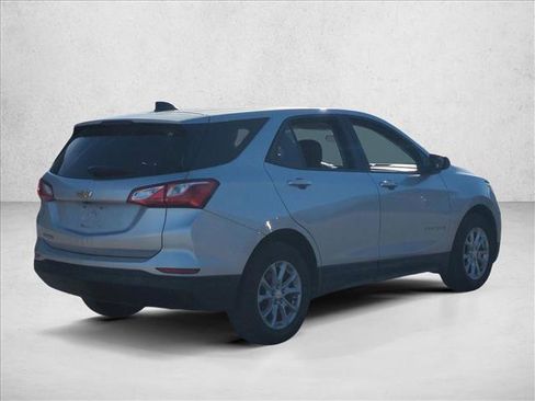 Used 2020 Chevrolet Equinox LS w/ LS Convenience Package image 5