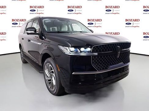 New 2026 Lincoln Navigator L Premier AWD/4WD image 1