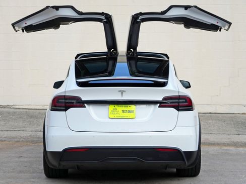Used 2022 Tesla Model X AWD/4WD image 57