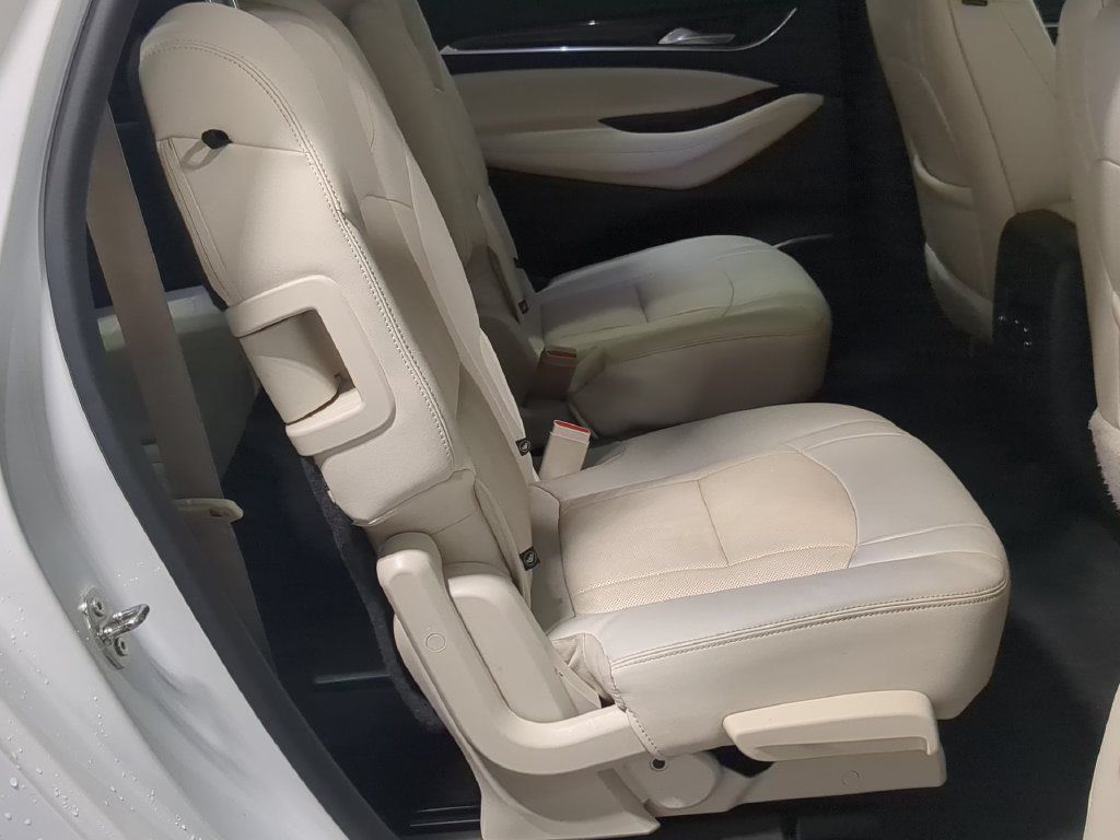 Used 2024 Buick Enclave Essence w/ Sound and Sites Package AWD/4WD image 24