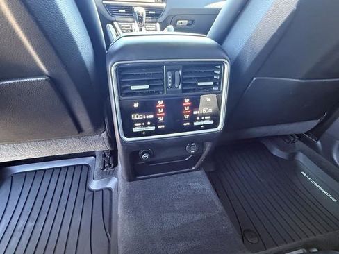 Used 2019 Porsche Cayenne AWD/4WD image 20