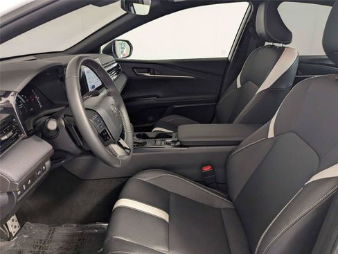 Certified 2025 Toyota Camry SE FWD image 9