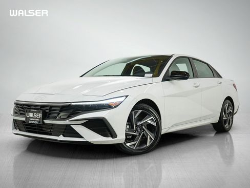 Used 2025 Hyundai Elantra Sport FWD image 1