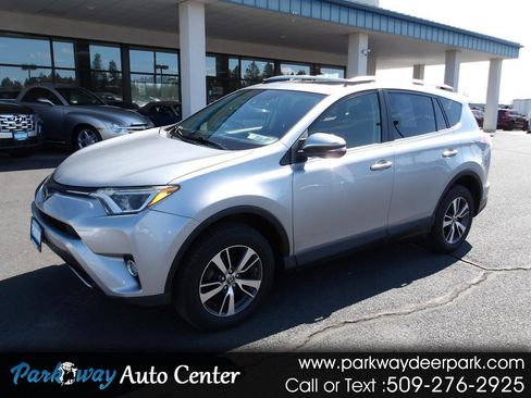 Used 2018 Toyota RAV4 XLE AWD/4WD image 1