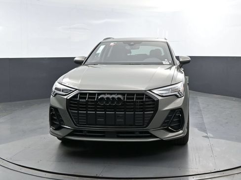 Certified 2025 Audi Q3 2.0T Premium AWD/4WD image 2