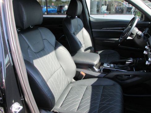 Used 2025 Kia Telluride EX X-Line AWD/4WD image 16