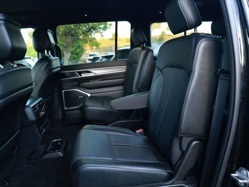 Used 2024 Jeep Wagoneer Series II RWD image 35