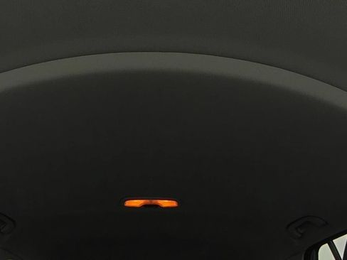 Used 2024 Chevrolet Trax LT w/ Sunroof Package FWD image 17