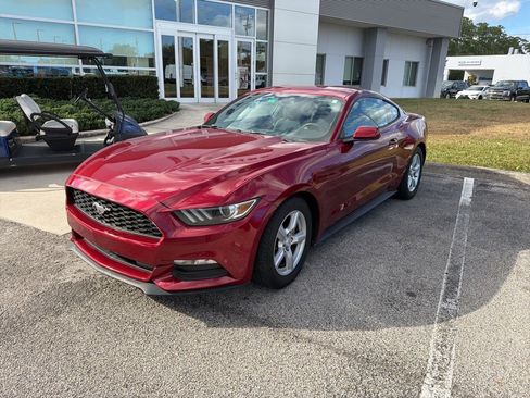 Used 2015 Ford Mustang Coupe image 3