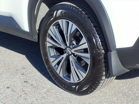 Used 2023 Nissan Rogue SV image 9