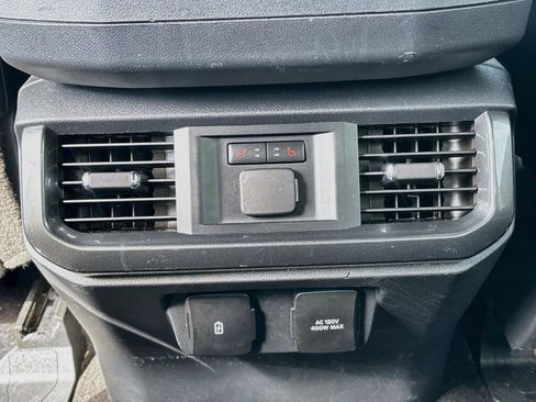 Used 2022 Ford F150 Lariat w/ Equipment Group 502A High AWD/4WD image 27