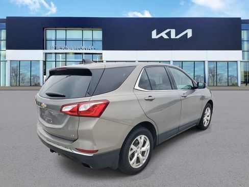 Used 2018 Chevrolet Equinox LT FWD image 4