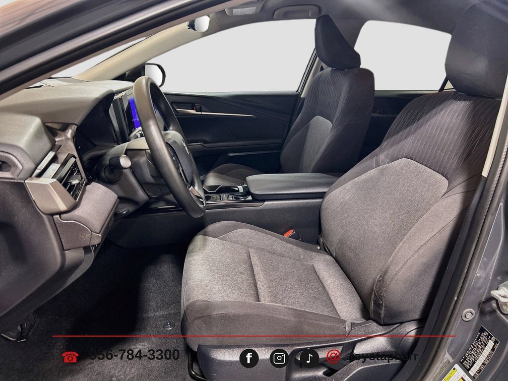 Used 2025 Toyota Camry LE FWD image 18