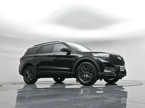 New 2026 Ford Explorer ST-Line w/ ST-Line Street Pack image 3