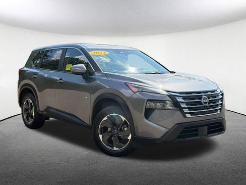 Used 2024 Nissan Rogue SV FWD image 2
