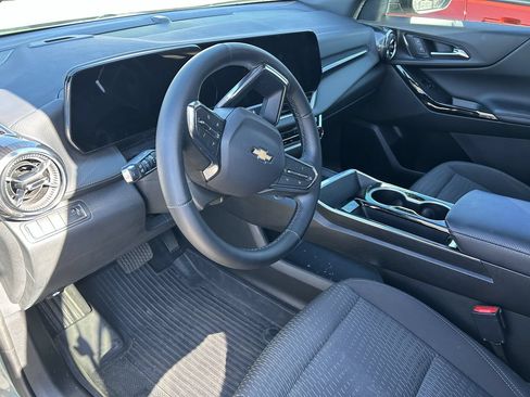 Used 2025 Chevrolet Equinox LT FWD image 15