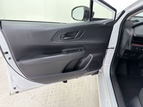 Used 2024 Toyota Prius Prime FWD image 13